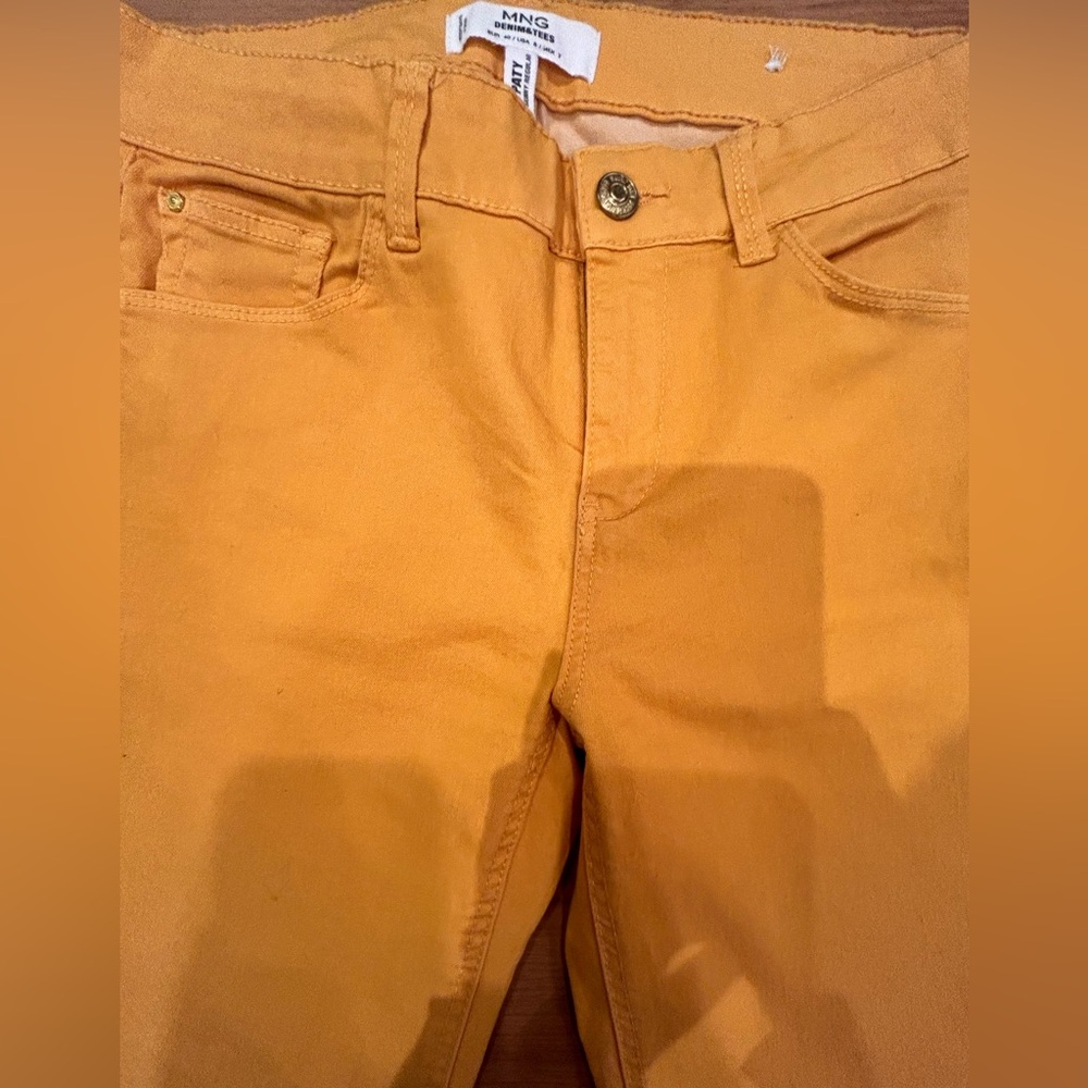 Mango-Skinny regular jeans size 8-
* 3 X $ 15 * on select items !